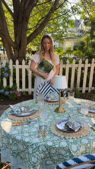 my role models 🤍 so many lessons learned from them!! @inagarten @marthastewart #coastalhomemaker #inagarten #marthastewart #barefootcontessa #inagartenrecipe